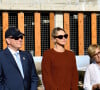 Si le soleil était au rendez-vous, l'automne a gagné du terrain. Charlene a donc pris ses précautions
Le prince Albert II de Monaco et la princesse Charlene, présidente de la SPA monégasque, ont inauguré le nouveau refuge de la SPA de Monaco à Peille, le 16 septembre 2024. © Bruno Bebert / Bestimage 