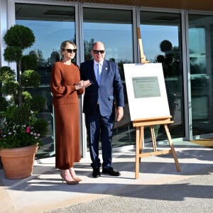 Un établissement sur 2 niveaux garantissant l'accès à un espace extérieur à tous les pensionnaires
Le prince Albert II de Monaco et la princesse Charlene, présidente de la SPA monégasque, ont inauguré le nouveau refuge de la SPA de Monaco à Peille, le 16 septembre 2024. © Bruno Bebert / Bestimage 