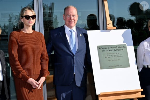 Le prince Albert II de Monaco et la princesse Charlene, présidente de la SPA monégasque, ont inauguré le nouveau refuge de la SPA de Monaco à Peille, le 16 septembre 2024.© Bruno Bebert / Bestimage 