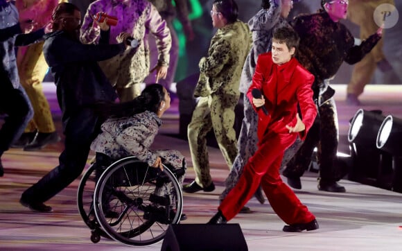 Christine and the Queens, Redcar, Héloïse Adélaïde Letissier lors de la cérémonie d'ouverture des jeux paralympiques Paris 2024 place de la Concorde à Paris le 28 août 2024. © Jacovides / Perusseau / Bestimage 