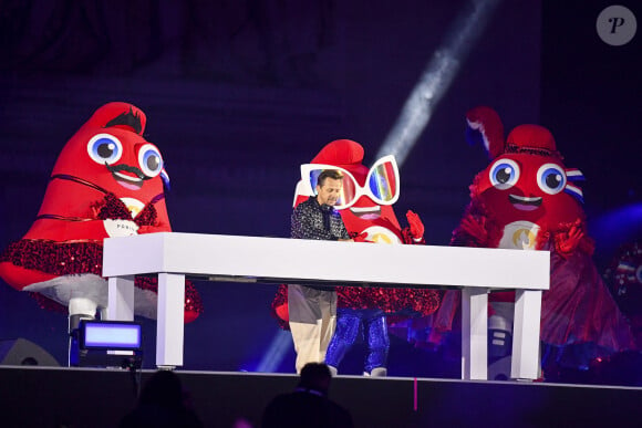 Exclusif - Martin Solveig - Personnalités sur le plateau de l'émission "Paris 2024 : merci! La grande soirée événement" sur les Champs-Elysées à Paris, à l'occasion des Jeux Olympiques et Paralympiques Paris 2024, diffusée en direct sur France 2, le 14 septembre 2024 © Perusseau-Ramsamy / Bestimage 