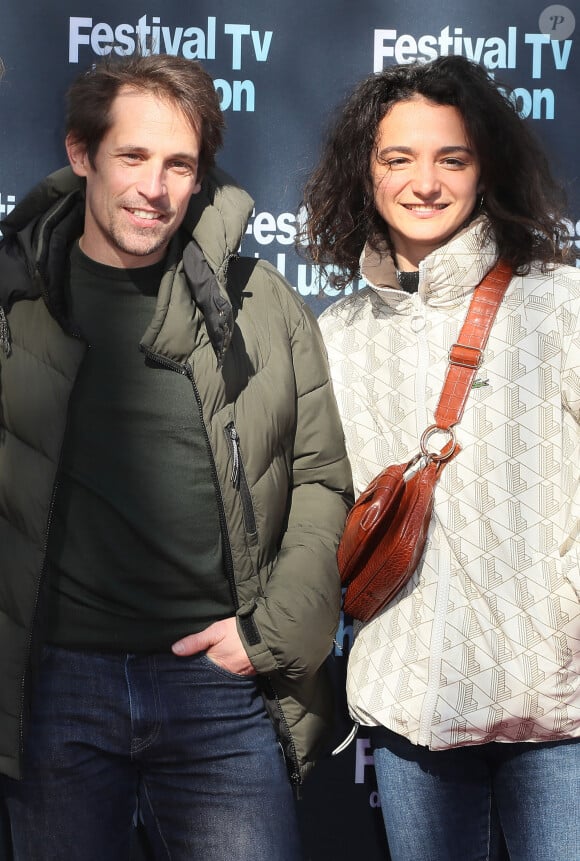 Antoine Hamel et Pauline Bression posent pour les photographes à l'occasion de la 25ème édition du Festival TV de Luchon, France, le 3 Fevrier 2023. © Patrick Bernard/Bestimage 