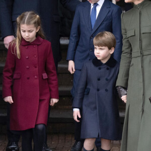 Catherine (Kate) Middleton, princesse de Galles, le prince George de Galles, la princesse Charlotte de Galles, et le prince Louis de Galles - La famille royale d'Angleterre assiste au service religieux de Noël à l'église St Mary Magdalene à Sandringham, Norfolk, Royaume Uni, le 25 décembre 2022. 