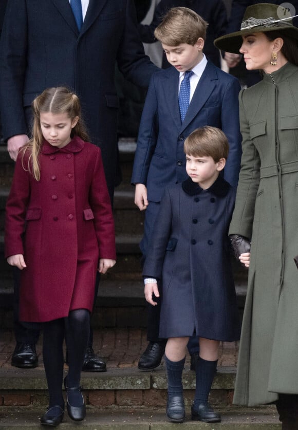 Catherine (Kate) Middleton, princesse de Galles, le prince George de Galles, la princesse Charlotte de Galles, et le prince Louis de Galles - La famille royale d'Angleterre assiste au service religieux de Noël à l'église St Mary Magdalene à Sandringham, Norfolk, Royaume Uni, le 25 décembre 2022. 