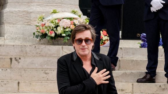 "Jamais trop tard pour changer" : Thomas Dutronc dévoile un nouveau look et on ne le pensait pas si musclé !