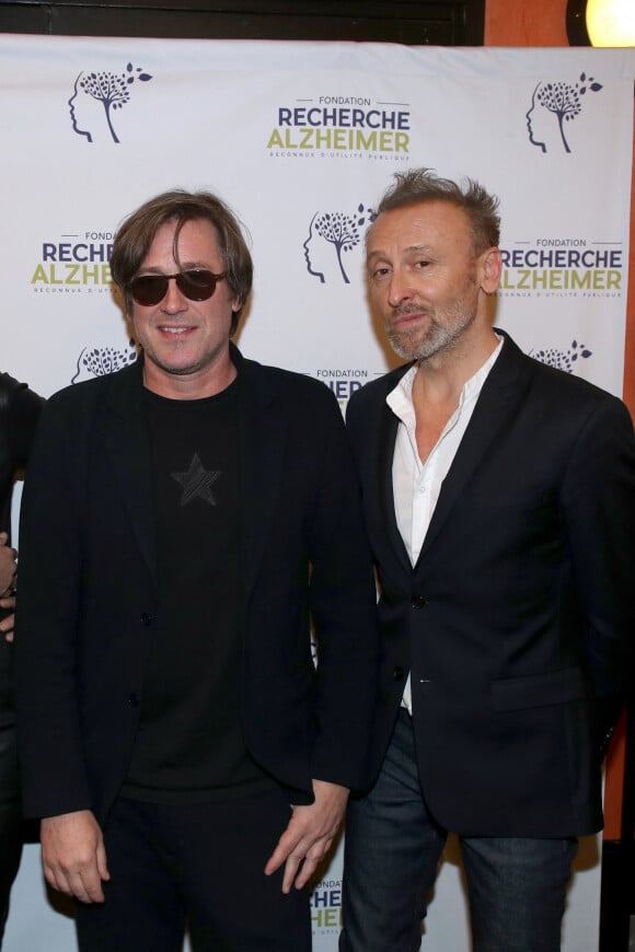 Thomas Dutronc et Pierre Souchon - Photocall du 16ème Gala de la Fondation « Recherche Alzheimer » à l’Olympia à Paris. Le 20 mars 2023 © Bertrand Rindoff Petroff / Bestimage