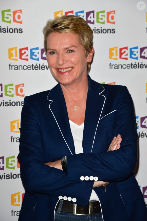 Élise Lucet lors du photocall de la présentation de la nouvelle dynamique 2017-2018 de France Télévisions. Paris, le 5 juillet 2017. © Guirec Coadic/Bestimage