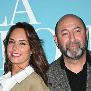 Kad Merad et sa femme Julia Vignali - Avant-première du film "La Vie pour de vrai" au cinéma Pathé Wepler à Paris le 18 avril 2023. © Coadic Guirec/Bestimage