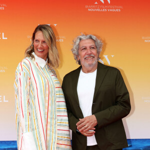 D'habitude très secret sur sa vie privée, l'acteur réalisateur scénariste et producteur
Alain Chabat et Tiara Comte - Cérémonie d'ouverture du Biarritz Film Festival - Nouvelles Vagues 2024 au théâtre de la Gare du midi à Biarritz © Jean-Marc Lhomer/Bestimage