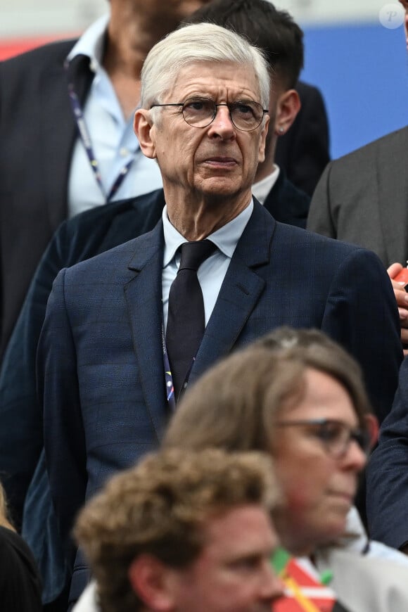 Arsene Wenger - Les célébrités dans les tribunes du match de l'Euro 2024 "Angleterre - Danemark (1-1)" à la Frankfurt Arena, le 20 juin 2024. 