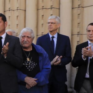 Ce vendredi à Cannes
Luis Fernandez, David Lisnard (Maire de Cannes), Charles Bébert, Arsène Wenger - Obsèques du journaliste sportif, Didier Roustan, décédé le 11 septembre à l'âge de 66 ans en l'église Notre-Dame-des-Pins, à Cannes le 20 septembre 2024. © Franz Chavaroche/Bestimage