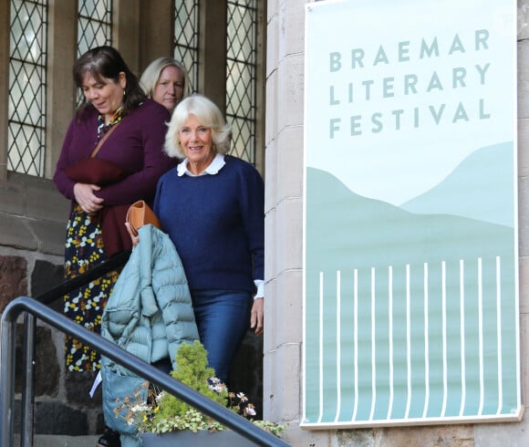 Camilla Parker-Bowles, reine consort d'Angleterre au Braemar Literary Festival où son fils Tom Parker-Bowles a fait une lecture - 21 septembre 2024.