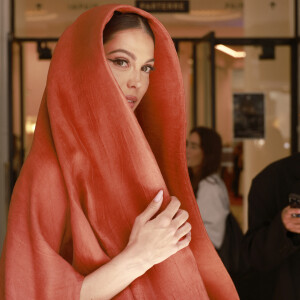 Iris Mittenaere au défilé de mode Haute-Couture automne-hiver 2024/2025 "Stephane Rolland" lors de la Fashion Week de Paris le 26 juin 2024. Christophe Aubert via Bestimage 