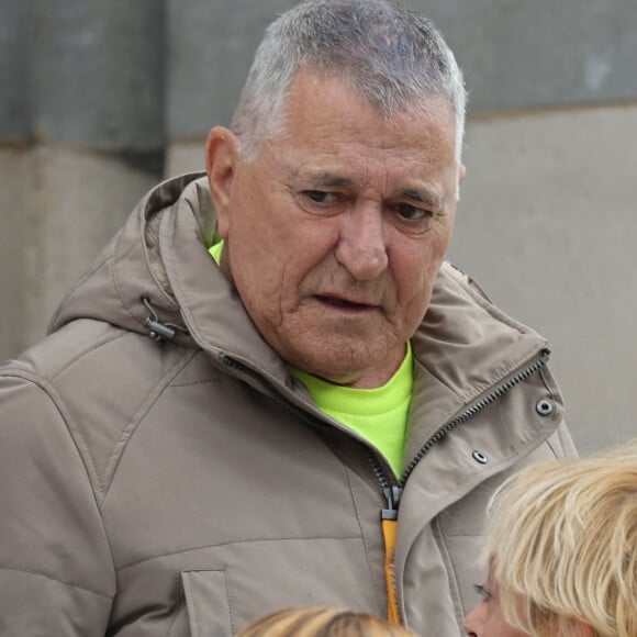 Jean-Marie Bigard - Sortie des obsèques de P.Laffont dans la salle de la Coupole du cimetière du Père-Lachaise à Paris, le 23 août 2024. L'animateur de télévision est décédé le 7 août 2024 à l'âge de 84 ans. © Dominique Jacovides / Bestimage  