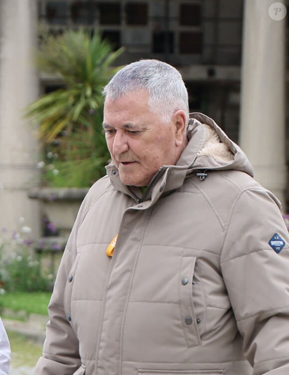 Jean-Marie Bigard - Obsèques de P.Laffont dans la salle de la Coupole du cimetière du Père-Lachaise à Paris, le 23 août 2024. L'animateur de télévision est décédé le 7 août 2024 à l'âge de 84 ans. © Dominique Jacovides / Bestimage  