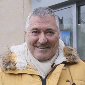 Jean-Marie Bigard à la sortie des studios de la radio RTL à Paris. Le 5 janvier 2023 © Jonathan Rebboah / Panoramic / Bestimage