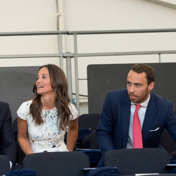 Carole Middleton, son mari Michael et leurs enfants Pippa et James - La famille royale d'Angleterre assiste au festival "Coronation" a Buckingham Palace a Londres. Le 11 juillet 2013 