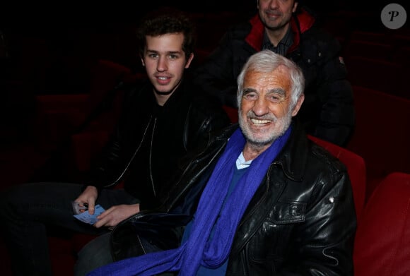 Exclusif - Jean-Paul Belmondo et son petit-fils Victor - Derniere representation de la piece "Plus vraie que nature" (mise en scene de Raphaelle Cambray) au Theatre de la Renaissance a Paris, apres une tournee triomphale en province, le 8 janvier 2014. Jean-Paul Belmondo est venu en famille applaudir son fils sur la scene. 