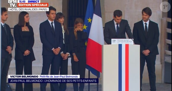 A tel point qu'il a accepté de lire un discours pour lui 
Victor Belmondo rend hommage à son grand-père, Jean-Paul Belmondo, dans la Cour d'honneur de l'Hôtel des Invalides.