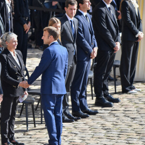 Emmanuel Macron et son épouse Brigitte Macron saluent la famille - Hommage national rendu à Jean-Paul Belmondo aux Invalides. Le 9 septembe 2021. @ David Niviere/ABACAPRESS.COM