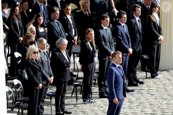 Emmanuel et Brigitte Macron, Paul Belmondo, Patricia Belmondo, Stella Belmondo, Victor Belmondo, Giacomo Belmondo, Alessandro Belmondo, Annabelle Belmondo et Natty Tardivel Belmondo - Cérémonie d'hommage national à Jean-Paul Belmondo à l'Hôtel des Invalides à Paris, France, le 9 septembre 2021. © Dominique Jacovides/Bestimage