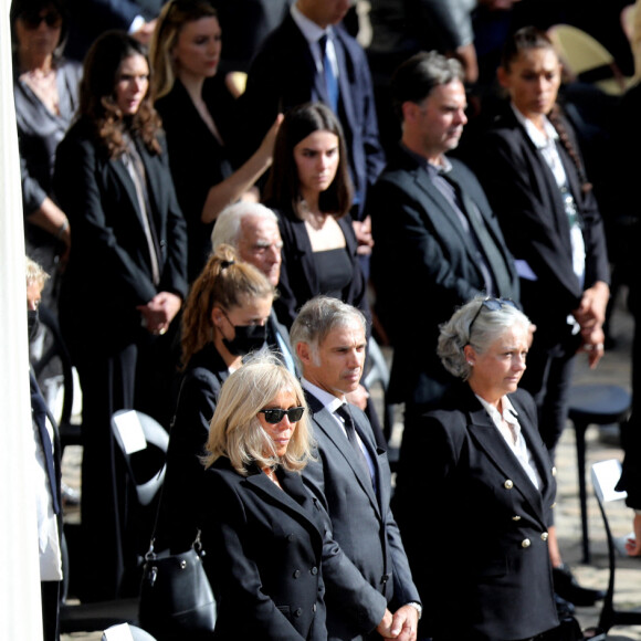 Emmanuel et Brigitte Macron, Paul Belmondo, Patricia Belmondo, Stella Belmondo, Victor Belmondo, Giacomo Belmondo, Alessandro Belmondo, Annabelle Belmondo et Natty Tardivel Belmondo - Cérémonie d'hommage national à Jean-Paul Belmondo à l'Hôtel des Invalides à Paris, France, le 9 septembre 2021. © Dominique Jacovides/Bestimage