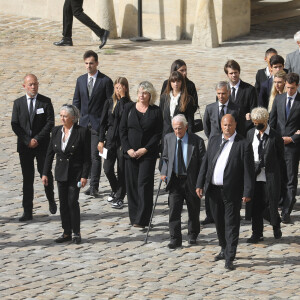 Les membres de la famille, Alain Belmondo, Luana, Paul, Alessandro, Victor, Florence, Giacomo, Olivier, Muriel Belmondo, Elodie Constanti, Pierre Vernier - Cérémonie d'hommage national à Jean-Paul Belmondo à l'Hôtel des Invalides à Paris, le 9 septembre 2021. © Dominique Jacovides/Bestimage