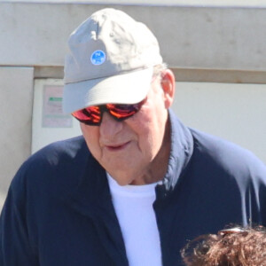 Le roi Juan Carlos Ier au deuxième jour de la régate à Sanxenxo, le 21 avril 2024. 