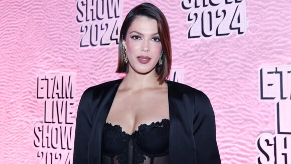 Iris Mittenaere en corset et mini jupe, Flora Coquerel ose la lingerie... Les Miss France réunies pour le défilé Etam