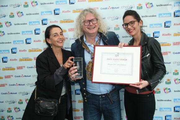 Elle fréquente ainsi le show business
Exclusif - Diane Chatelet, Caroline Pons, Pierre-Jean Chalençon - 99ème édittion de la 'Foire de Chatou' sur les antiquités et Brocante à Chatou le 29 septembre 2019. © JLPPA/Bestimage