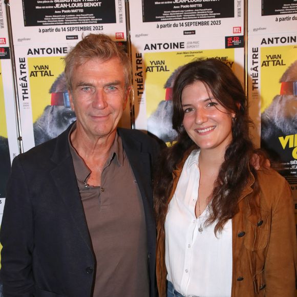 Lui qui pour rappel a déjà une fille 
Exclusif - Philippe Caroit et sa fille Blanche - Générale de la Pièce " Vidéo Club " au Théâtre Antoine à Paris. Le 27 Septembre 2023. © Bertrand Rindoff / Bestimage 