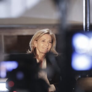 Rien de mieux pour Claire Chazal qui est une férue de culture justement. Elle avait d'ailleurs présenté l'émission Passage des arts sur France 2.
Exclusif - Claire Chazal lors de l'enregistrement de l'émission "Animaux Stars", présentée par B.Montiel et diffusée sur la chaine Animaux TV le 23 décembre 2023 © Jack Tribeca / Bestimage