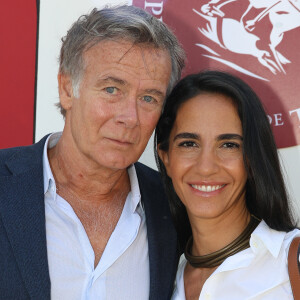 Franck Dubosc et sa femme Danièle - Qatar Prix de L'Arc de Triomphe 2023 à l’hippodrome ParisLongchamp le 1er octobre 2023. © Coadic Guirec/Bestimage 