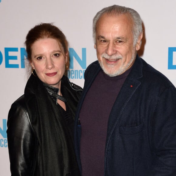 Francis et Gersende Perrin avaient marqué la France entière avec leur histoire poignante...
Francis Perrin et son épouse Gersende Dufromentel assistant à l'avant-première parisienne de Demain Tout Commence au cinéma Le Grand Rex à Paris, France. Photo par Alban Wyters/ABACAPRESS.COM