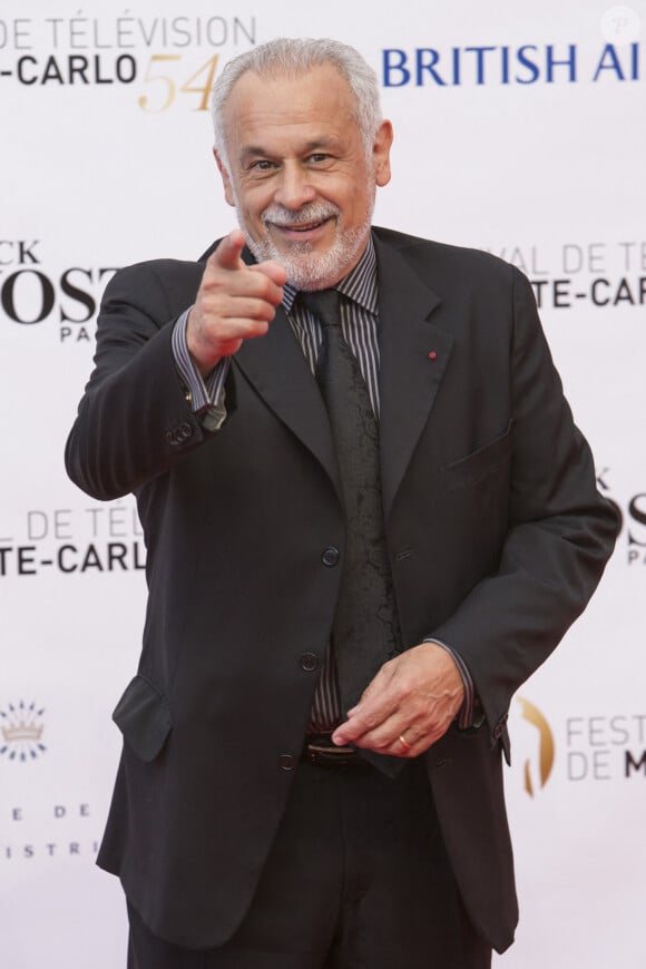 Francis Perrin posant lors de la cérémonie d'ouverture du 54e Festival de télévision de Monte-Carlo à Monte-Carlo, Monaco, le 7 juin 2014. Photo par Marco Piovanotto/ABACAPRESS.COM