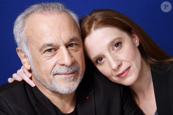 Francis Perrin et son épouse Gersende posant lors d'une séance photo à Paris, France, en février 2014. Photo par VIM/ABACAPRESS.COM