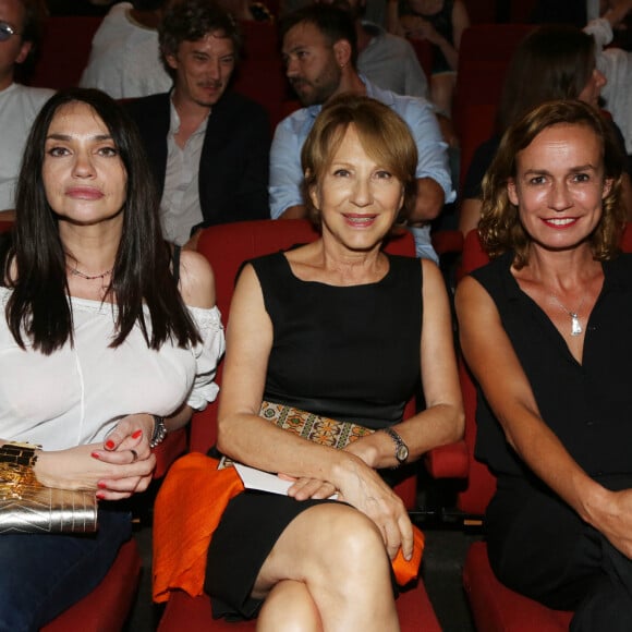 Béatrice Dalle, Nathalie Baye et Sandrine Bonnaire assistant à la cérémonie de clôture du 10e Festival du film d'Angoulême à Angoulême, en France, le 27 août 2017. Photo par Jerome Domine/ABACAPRESS.COM