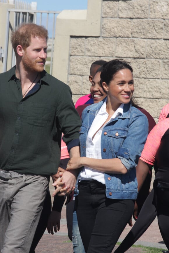 Le prince Harry, duc de Sussex, et Meghan Markle, duchesse de Sussex rencontrent les membres de "Waves for Change" au Cap lors de leur 2ème journée en Afrique du Sud. Le 24 septembre 2019