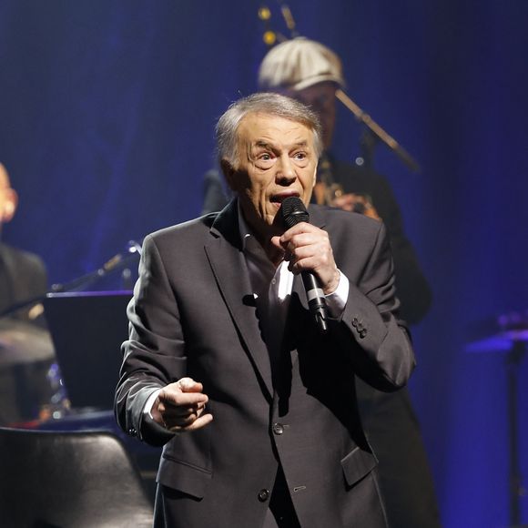 Exclusif - Salvatore Adamo en concert au Grand Rex à Paris. Le chanteur est de retour sur scène après l'annulation de plusieurs dates, suite à des problèmes de santé. Le 5 juin 2024 © Marc Ausset-Lacroix / Bestimage 