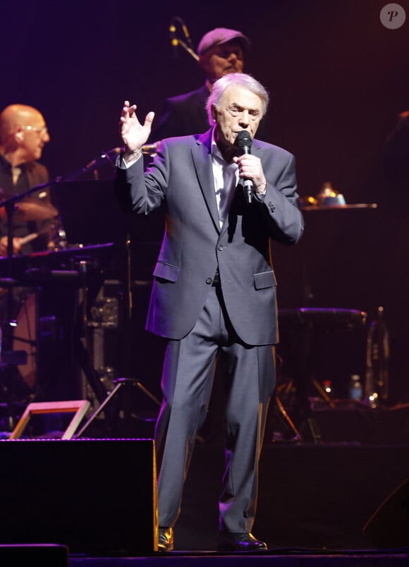 Exclusif - Salvatore Adamo en concert au Grand Rex à Paris. Le chanteur est de retour sur scène après l'annulation de plusieurs dates, suite à des problèmes de santé. Le 5 juin 2024 © Marc Ausset-Lacroix / Bestimage 