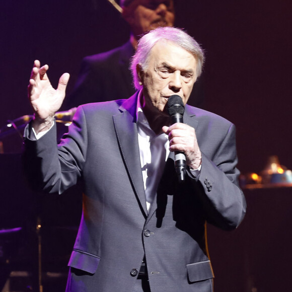 Exclusif - Salvatore Adamo en concert au Grand Rex à Paris. Le chanteur est de retour sur scène après l'annulation de plusieurs dates, suite à des problèmes de santé. Le 5 juin 2024 © Marc Ausset-Lacroix / Bestimage 