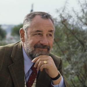 Deux ventes aux enchères avaient alors eu lieu.
Archives - En France, Philippe Noiret dans son domaine de Turcy le 8 novembre 1983.