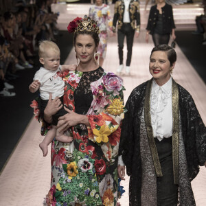 Elettra Rossellini, Ronin Lane et Isabella Rossellini lors du défilé Dolce & Gabbana pour la collection Prêt-à-Porter Printemps/Eté 2019 lors de la Fashion Week de Milan, Italie, le 23 septembre 2018.