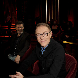 Exclusif - Stéphane Plaza et Christophe Hondelatte - Pendant l'émission OEED (On Est En Direct) , présentée par Laurent Ruquier et diffusée en direct le 20/03/21 sur France2 avec pour invités: Gaëtan Roussel pour son disque : " Est-ce que tu sais ? " (Play Two) Tournée : à partir d'octobre 2021 et l'Olympia, le 17 mars 2022. Amelle Chahbi pour son podcast : " Dinguerie Room ". Christophe Hondelatte pour son émission de radio : " Hondelatte Raconte " sur Europe 1 du lundi au vendredi 14h00-15h00. Stéphane Plaza pour la BD : " En grande vadrouille " chez Jungle et son magazine : " Bienvenue chez vous ". 1er numéro le 8 avril 2021. Michèle Rubirola Première Adjointe à la Mairie de Marseille. Djaïli Amadou Amal pour son livre : " Les Impatientes " chez Emmanuelle Collas Le livre est couronné du Prix Goncourt des Lycéens 2020 + 2 lycéennes Simone Gournay et Carmen Roques. Marc Antoine Le Bret pour son nouveau spectacle : " Marc-Antoine Le Bret : Nouveau spectacle ". Radio : " Le Bret du Faux " sur RFM du lundi au vendredi à 8h15. Arthur Germain (fils de Anne Hidalgo) pour son défi : Descendre la Seine à la nage à partir du 6 juin 2021. Antoine Delie pour son disque : " Peter Pan ". Harold Barbé pour son spectacle : " Deadline. " - Paris le 20/03/2021 - © Jack Tribeca / Bestimage