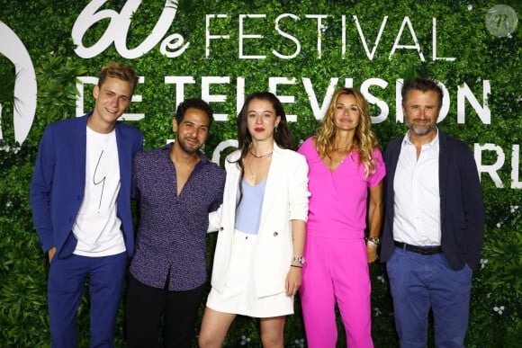 Hector Langevin, Samy Gharbi, Camille Genau, Ingrid Chauvin et Alexandre Brasseur au photocall de la série "Demain nous appartient" lors du 60ème Festival de Télévision de Monte-Carlo au Grimaldi Forum à Monaco, le 19 juin 2021.