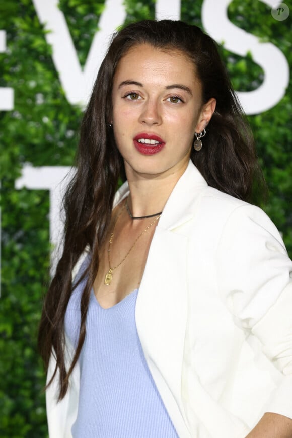 "Mon date", a-t-elle commenté une photo de Camille Genau, souriante, en terrasse d'un café parisien.
Camille Genau au photocall de la série "Demain nous appartient" lors du 60ème Festival de Télévision de Monte-Carlo au Grimaldi Forum à Monaco, le 19 juin 2021.