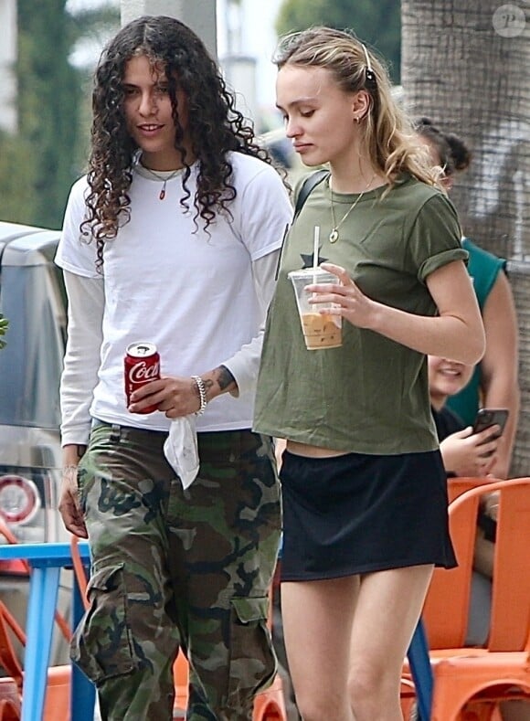 Lily-Rose Depp et sa compagne