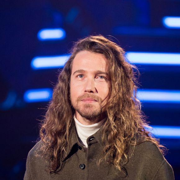 L'identité de la maman n'a pas été dévoilée mais il s'agit d'un petit garçon
Exclusif - Julien Doré - Grande soirée solidaire et festive "Secours Pop La Grande Soirée" au Cirque d'Hiver à Paris, diffusée en direct le 6 février sur France 2, pour lancer la campagne annuelle de dons, le Don'actions, du Secours Populaire. Pour la première fois, l'association a organisé une tombola solidaire dématérialisée. Il suffisait de se rendre sur le site du Secours Populaire pour acheter un ou plusieurs tickets à deux euros. Il était aussi possible de se rendre dans une structure du Secours Populaire, où un bénévole pouvait prendre les dons. Une centaine d'artistes proposaient des lots à gagner. Les dons récoltés ont atteints plus de 1 million d'euros. © Tiziano Da Silva - Cyril Moreau / Bestimage 