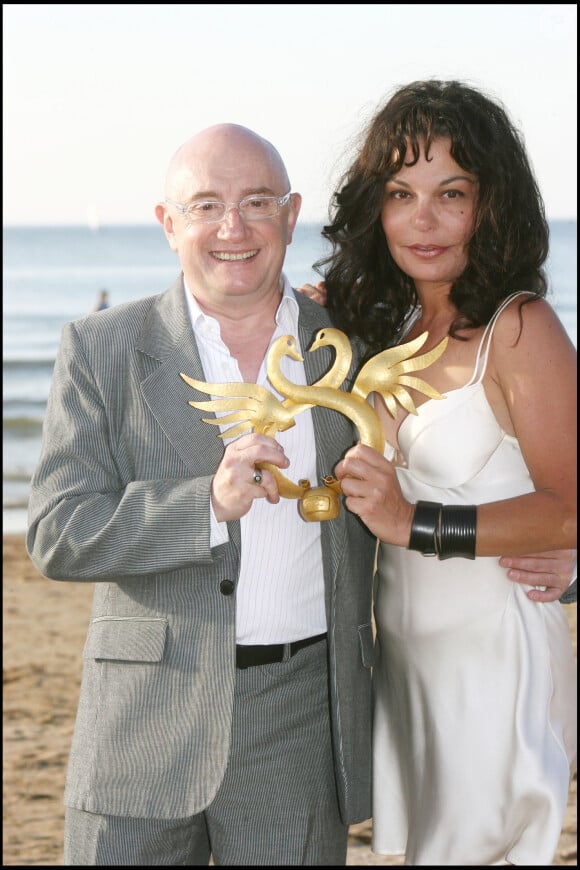 France 2 remplace ainsi "Capitaine Marleau" par le film "Je vous trouve très beau" d'Isabelle Mergault dans lequel Michel Blanc campe le premier rôle
Michel Blanc et Isabelle Mergault - Festival du film de Cabourg 2006