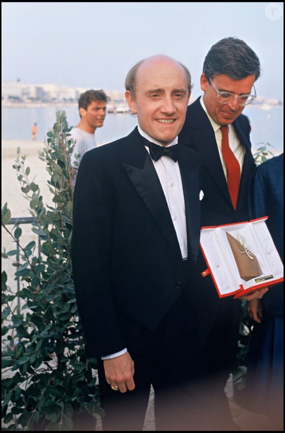 Archives - Michel Blanc reçoit le prix d'interprétation masculine pour "Tenue de Soirée" au festival de Cannes en 1986